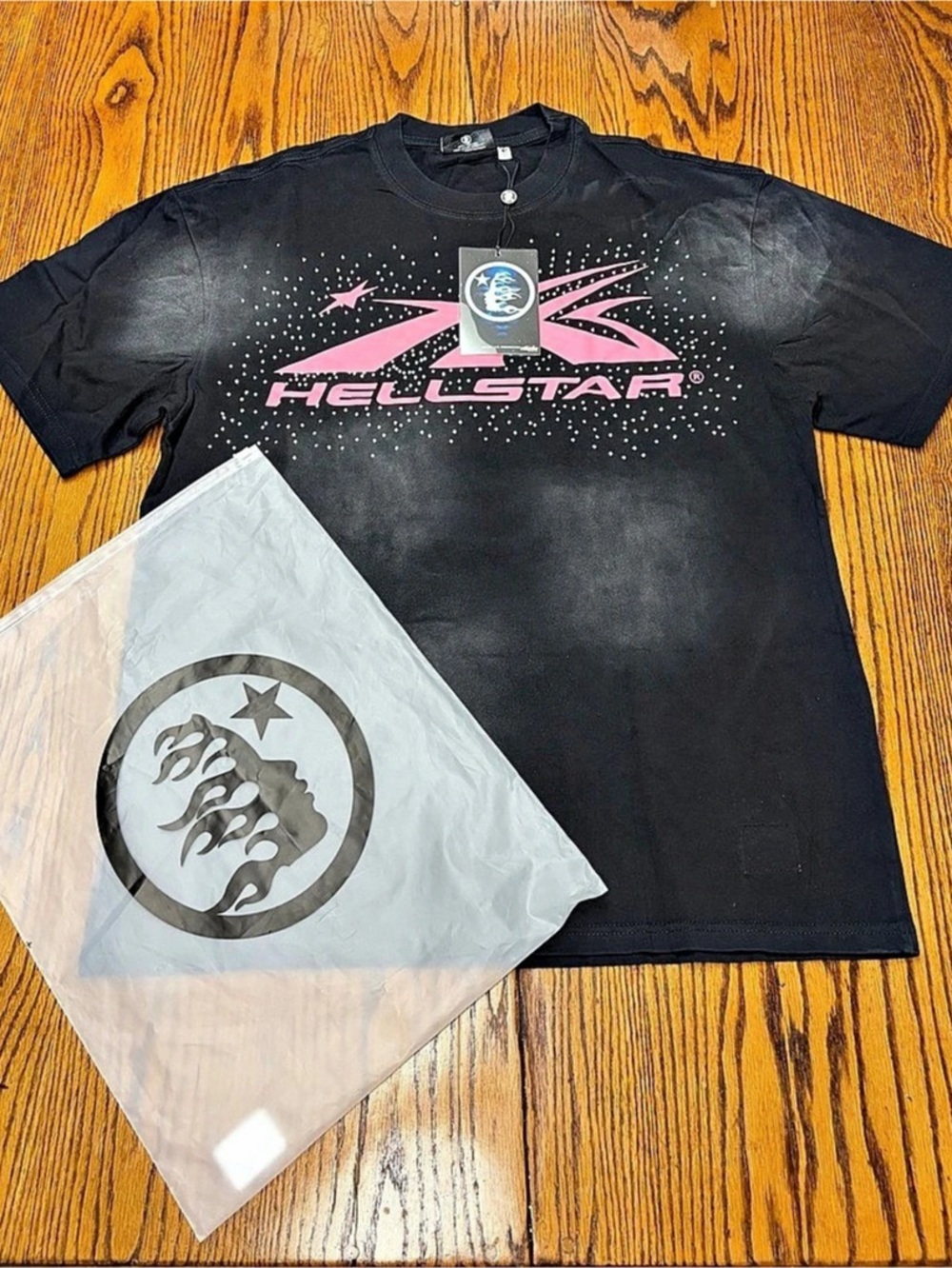 Hellstar Classic T-Shirt (Regular Print) Black/Pink Graphic Short Sleeve Tee in